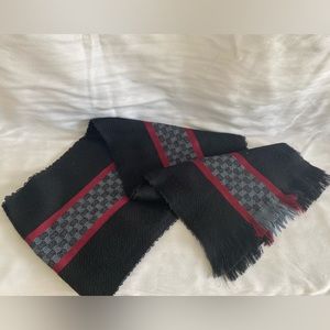 GUCCI Black and Red Scarf